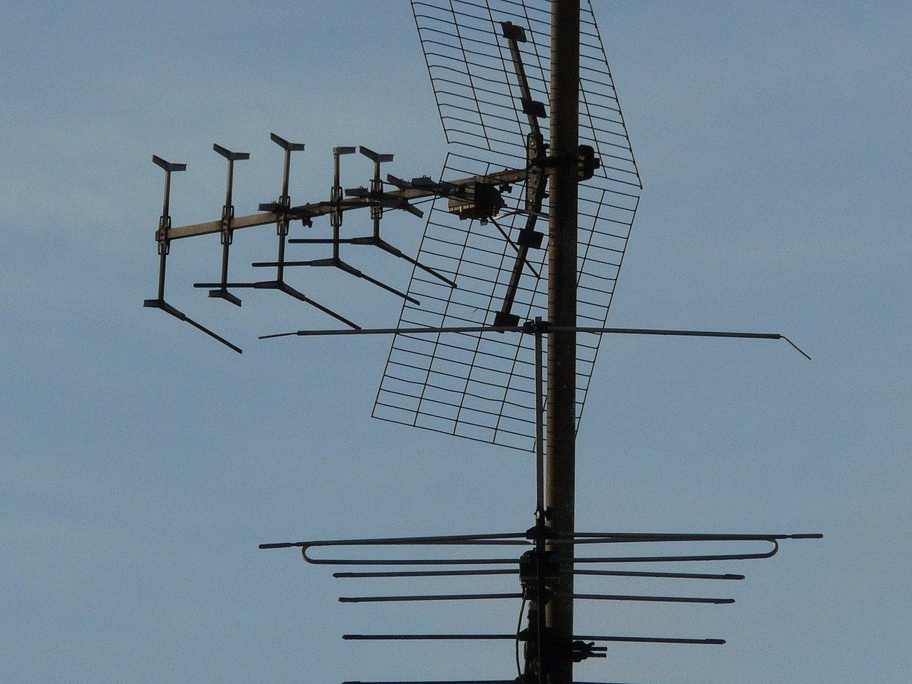 antenna, watch tv, radio